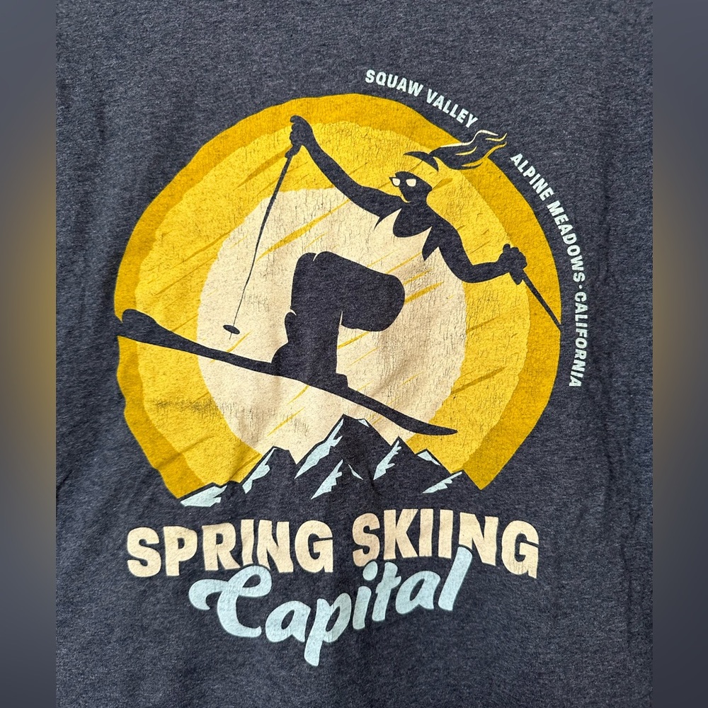 Mammoth spring skiing graphic tee size large